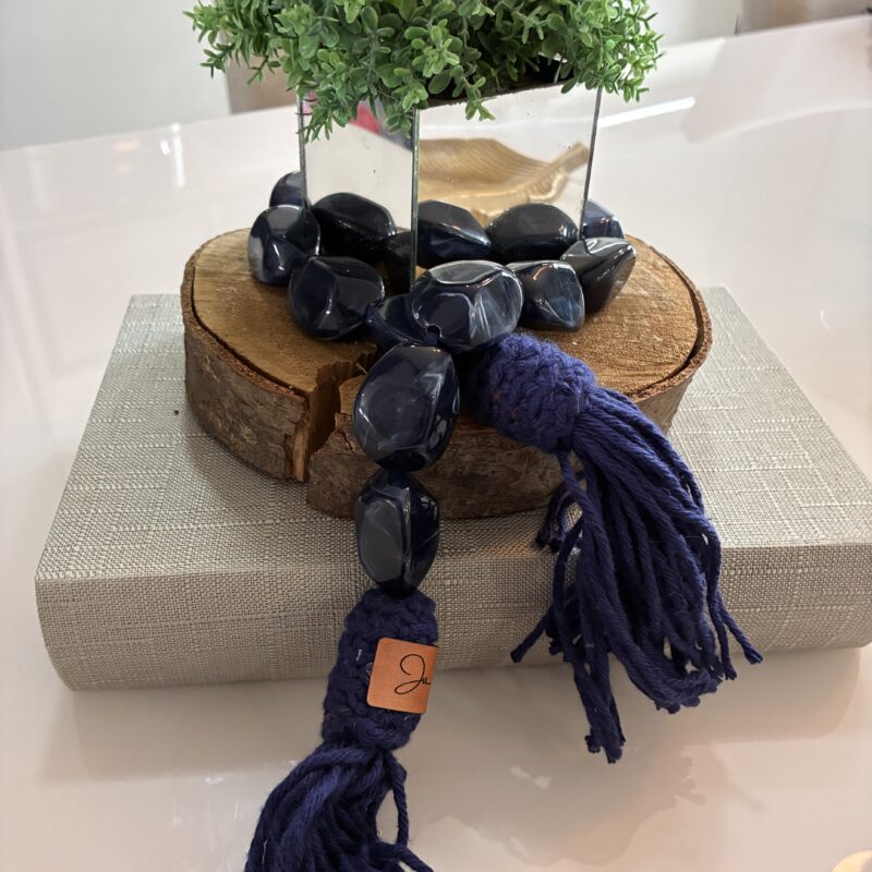 Colar de mesa artesanal com pedra grande azul