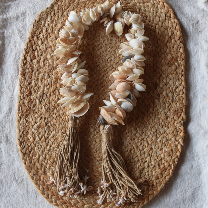 Colar de Mesa Rami com Conchas