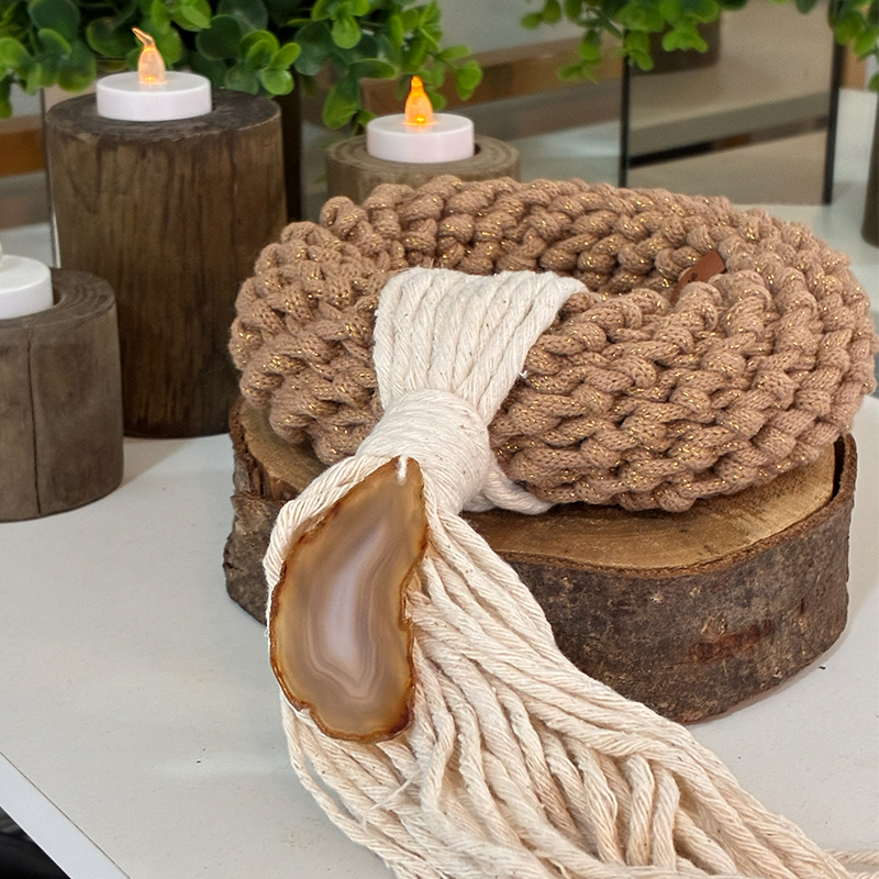 Colar de Mesa Circular Marrom com Pedra Bege e Fio Grosso artesanal — imagem principal